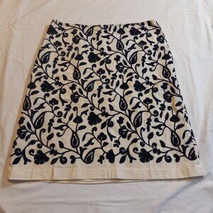 Talbots Women Size 10 Black and White Pencil Straight Embroidered Floral Skirt